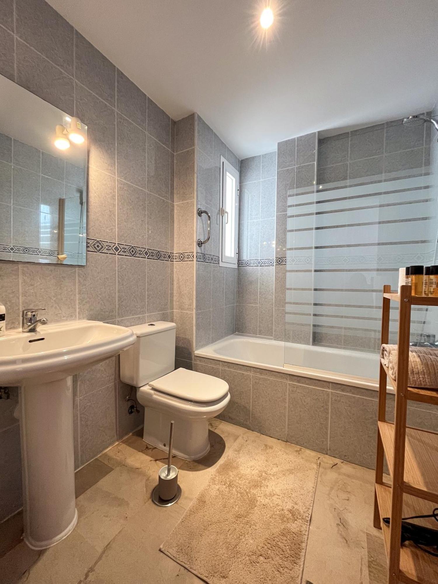 Appartement Spacieux Avec Terrasse Et Piscine Benalmadena Luaran gambar